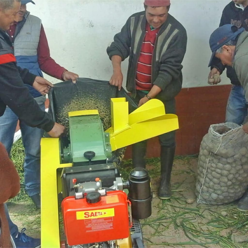 Our TP-8 machines, to crush tubers, grind beans, soybeans, rice, sorghum, barley and chop all kinds of pastures, reeds and forage species, were delivered to different farmers and ranchers in the department of Boyacá.